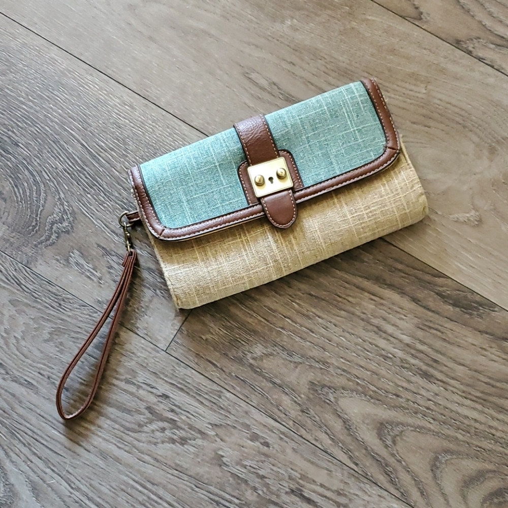 Merona wristlet